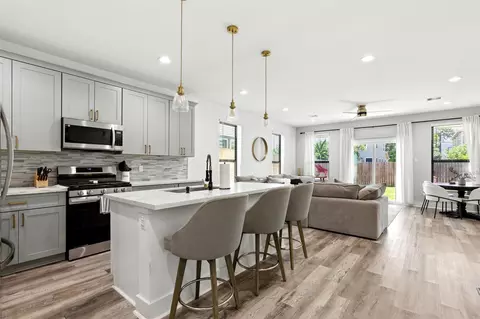 7711 Willow St, Houston, TX 77088