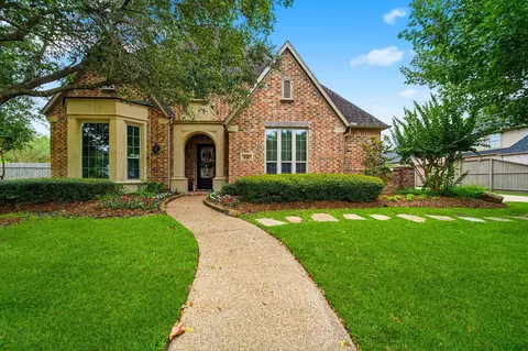 18 Waters Lake Blvd, Missouri City, TX 77459