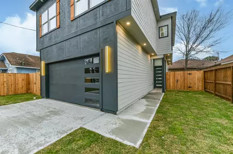 613 Melbourne St, Houston, TX 77022