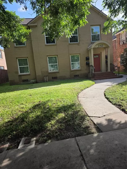 2302 Blodgett St #4, Houston, TX 77004