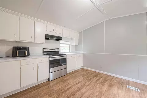 Kitchen - 17536 White Oak Orch, Conroe, TX 77306 photo 1 of 4