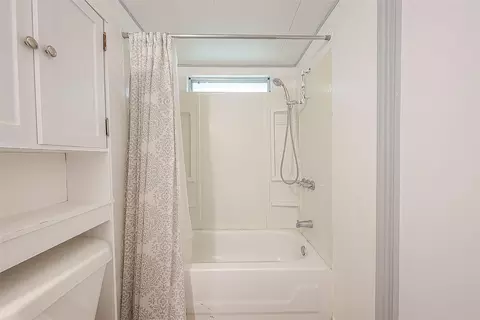 Bath - 17536 White Oak Orch, Conroe, TX 77306 photo 1 of 6