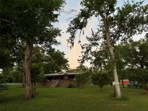 175 Eagons Rd, Angleton, TX 77515 photo 1
