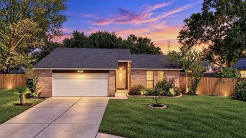 9902 Jademont Ln, Houston, TX 77070