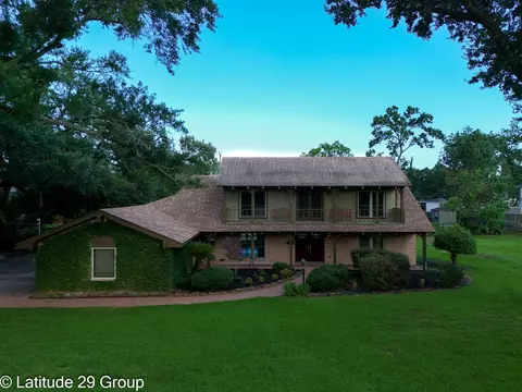 318 Lakeshore Dr, El Lago, TX 77586