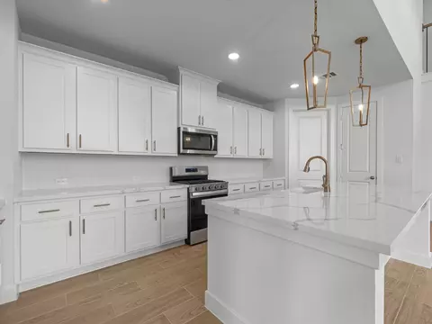 Kitchen - 305 Silver Sage St, Conroe, TX 77304 photo 2 of 3