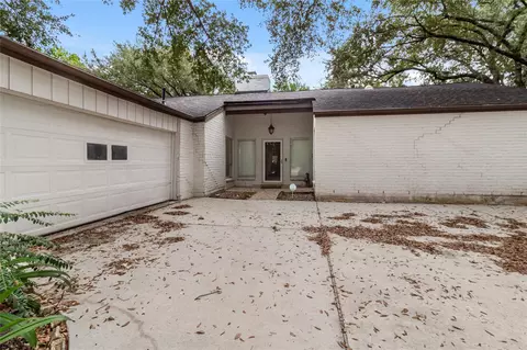 11302 Piping Rock Dr, Houston, TX 77077