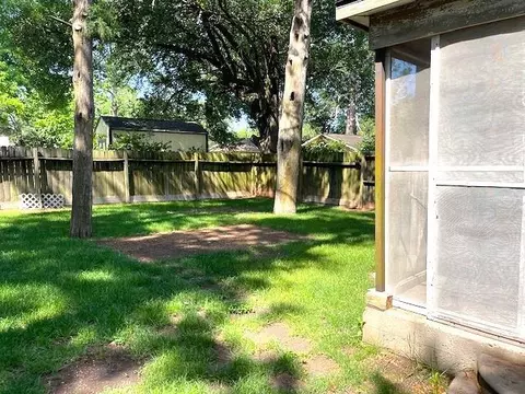 Exterior - 6211 Gresham St, Wallis, TX 77485 photo 9 of 12