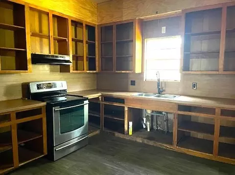 Kitchen - 6211 Gresham St, Wallis, TX 77485 photo 1 of 1