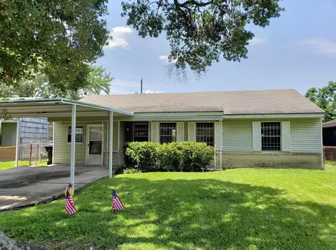 8723 Wiggins St, Houston, TX 77029