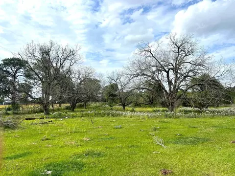 1900 Hluchan, Sealy, TX 77474