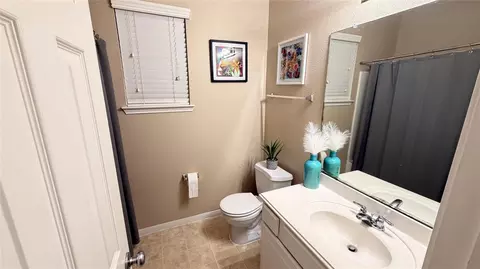 Bath - 4079 Mossy Spring Ln, Spring, TX 77388 photo 3 of 3