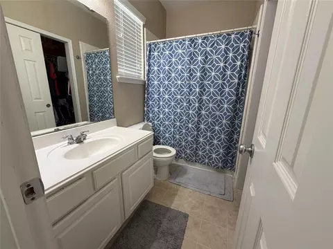 Bath - 4079 Mossy Spring Ln, Spring, TX 77388 photo 2 of 3