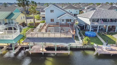 1236 Sailfish St, Bayou Vista, TX 77563