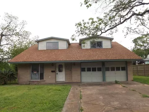 501 S Holmes St, La Porte, TX 77571