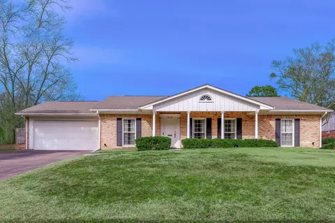 916 Jefferson Ave, Lufkin, TX 75904