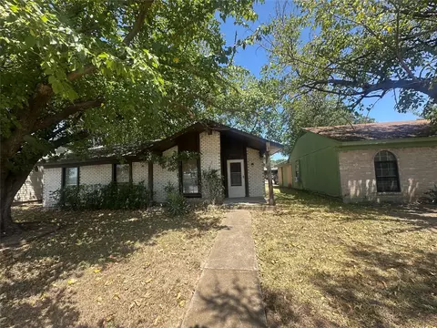 1720 S St Augustine Dr, Dallas, TX 75217