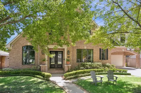 6261 Burgoyne Rd, Houston, TX 77057