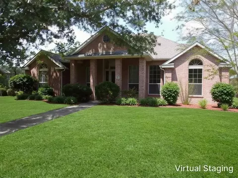 2711 Woodcreek Ln, Houston, TX 77073