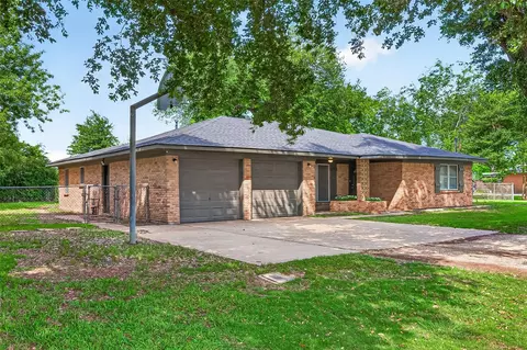 9219 Kostelnik St, Needville, TX 77461