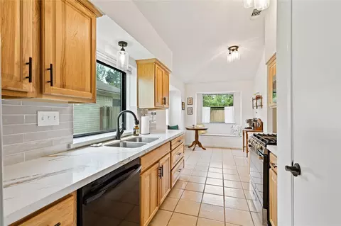 Kitchen - 9719 Orangevale Dr, Spring, TX 77379 photo 4 of 5
