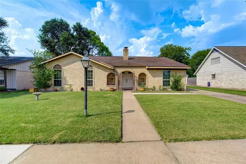 12302 Meadowdale Dr, Meadows Place, TX 77477