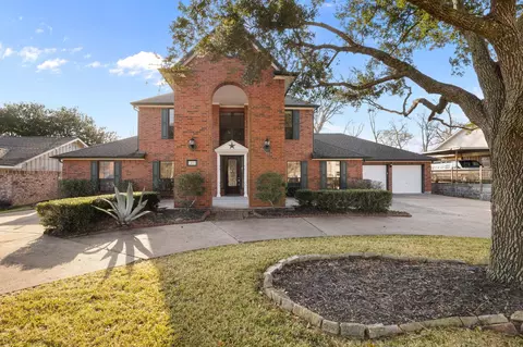 1400 Oak Hollow Dr, Dickinson, TX 77539