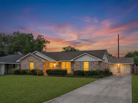 4910 Teton St, Houston, TX 77033