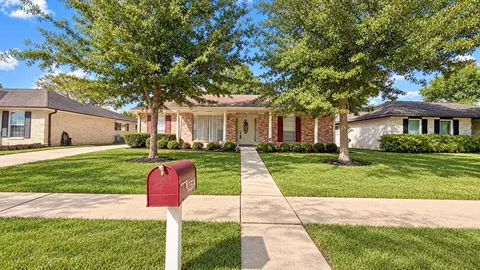 12314 Dorrance Ln, Meadows Place, TX 77477