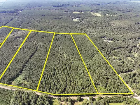 2 County Road 1325, Warren, TX 77664