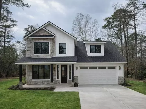 1855 E Lake Dr, Huntsville, TX 77340