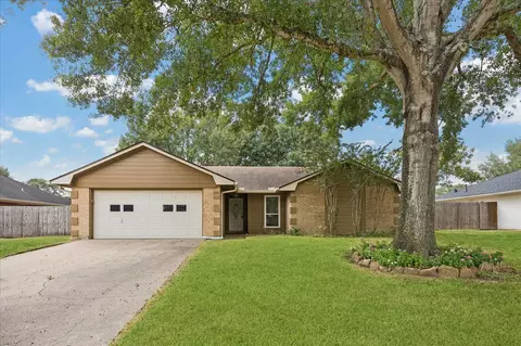 1407 Quail Holw, Sealy, TX 77474