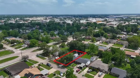 6126 Iron Rock St, Houston, TX 77087