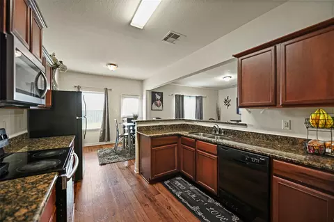 4827 Monarch Falls Ln, Richmond, TX 77469
