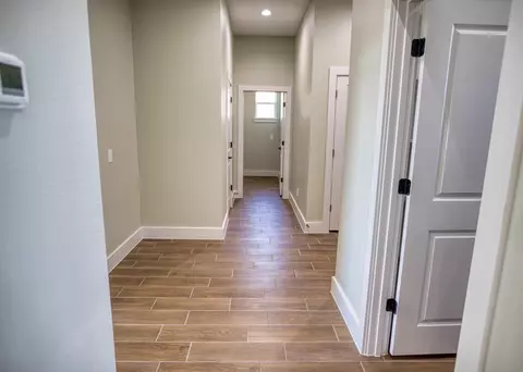 Entry Way - 925 Buffalo Trl, Angleton, TX 77515 photo 2 of 2
