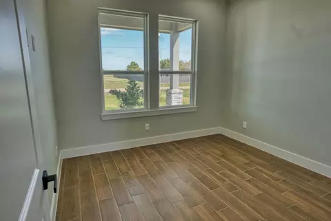 Bedroom - 925 Buffalo Trl, Angleton, TX 77515 photo 10 of 10