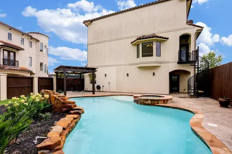 5526 Mcculloch Cir, Houston, TX 77056