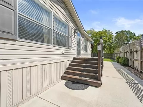 2631 Goldenrod St, Pasadena, TX 77503