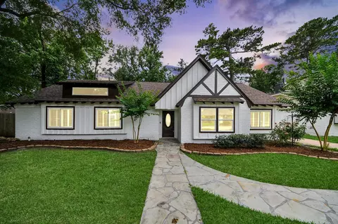 25511 Many Oak Dr, Spring, TX 77380