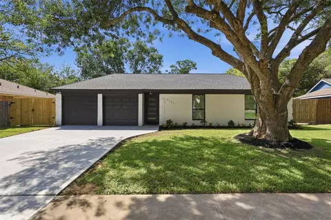 2506 Elm Hollow St, Pearland, TX 77581