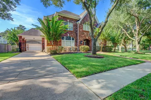 3202 Oakland Dr, Sugar Land, TX 77479