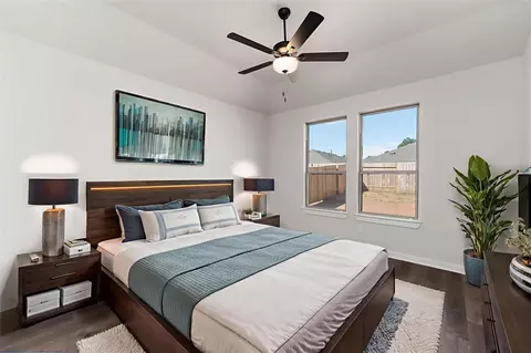 Bedroom - 16875 Needlepoint Dr, Conroe, TX 77302 photo 1 of 6