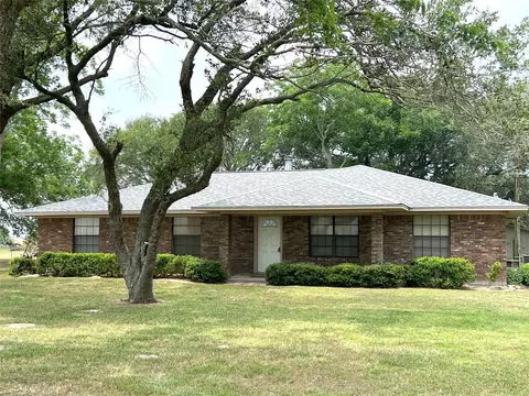 1518 County Road 307, El Campo, TX 77437