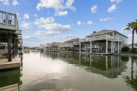 22118 Matagorda Dr, Galveston, TX 77554