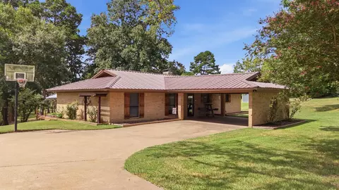 813 El Camino Dr, Grapeland, TX 75844