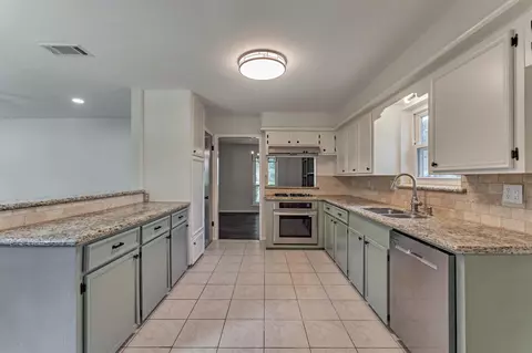 Kitchen - 7823 Kleingreen Ln, Spring, TX 77379 photo 4 of 5
