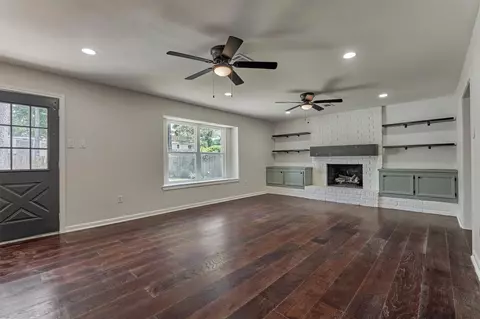 Living - 7823 Kleingreen Ln, Spring, TX 77379 photo 4 of 5