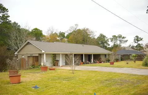 2117 Pecan St, Dickinson, TX 77539