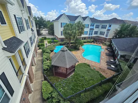 9200 Westheimer Rd #203, Houston, TX 77063