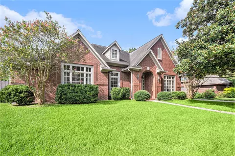 2203 Woodside Dr, Houston, TX 77062